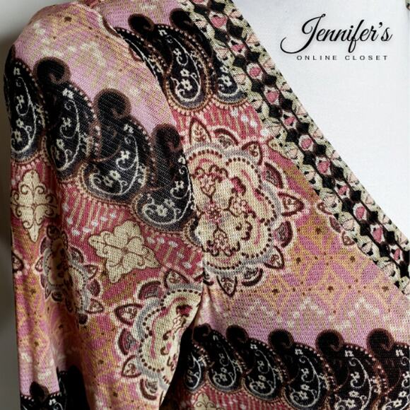 3/$30 Axcess Women's Multi-Colored V Neck Empire Waist Shirt Size Large - Picture 5 of 10